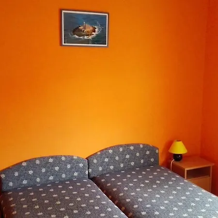 Apartment Bobovik Tengerpartivilla