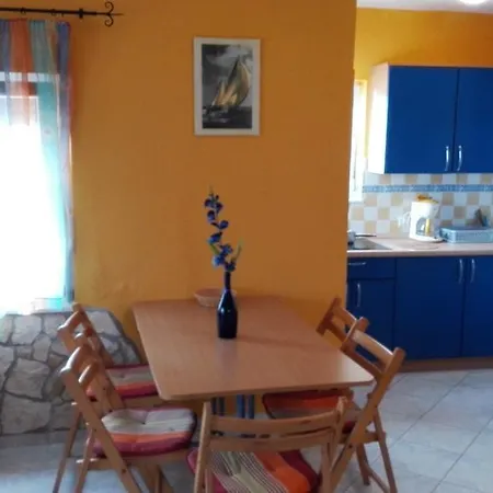 Apartment Bobovik Tengerpartivilla