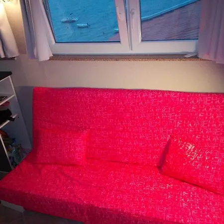 Bobovik Tengerpartivilla Apartment *