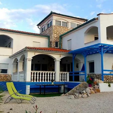Apartment Bobovik Tengerpartivilla Vir
