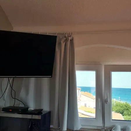 Apartment Bobovik Tengerpartivilla