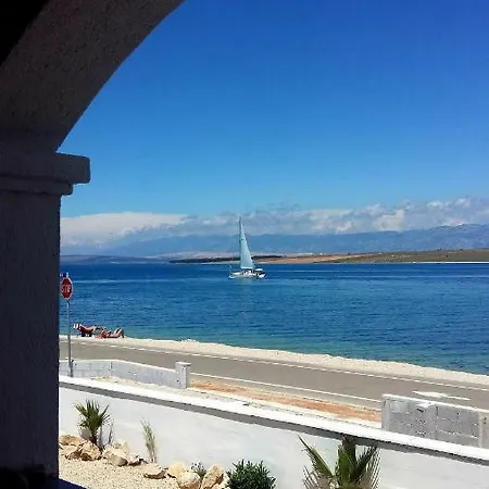 Bobovik Tengerpartivilla Apartament